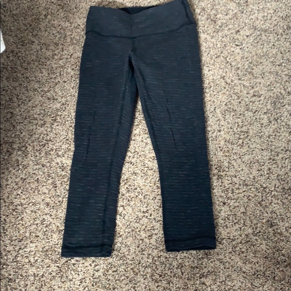 Lululemon wunder under capris size 4